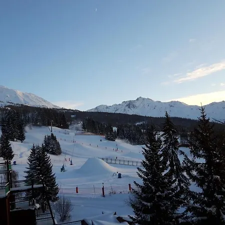 St Maurice Les Arcs 1800: Panoramic Mountain Retreat