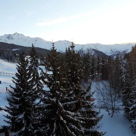 St Maurice Les Arcs 1800: Panoramic Mountain Retreat